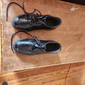 young men's black leather dress shoes